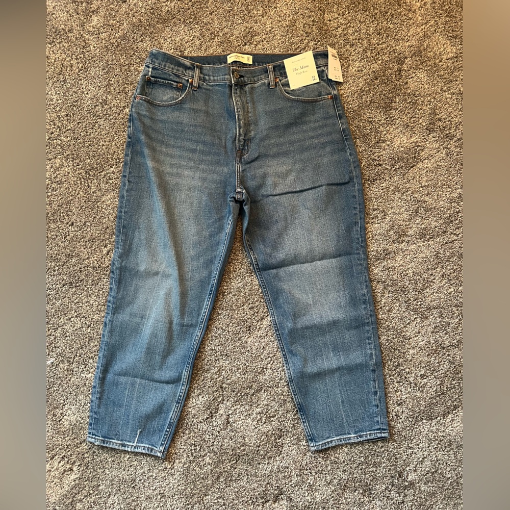 Abercrombie & Fitch HR mom jeans